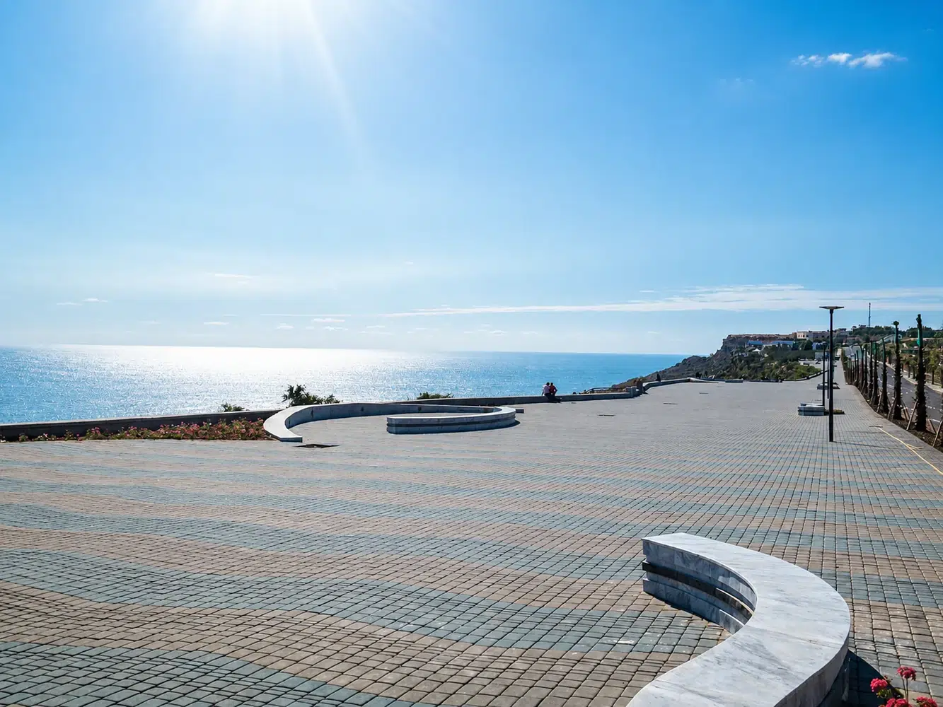 Corniche Sidi Bouzid — placette face à l’océan