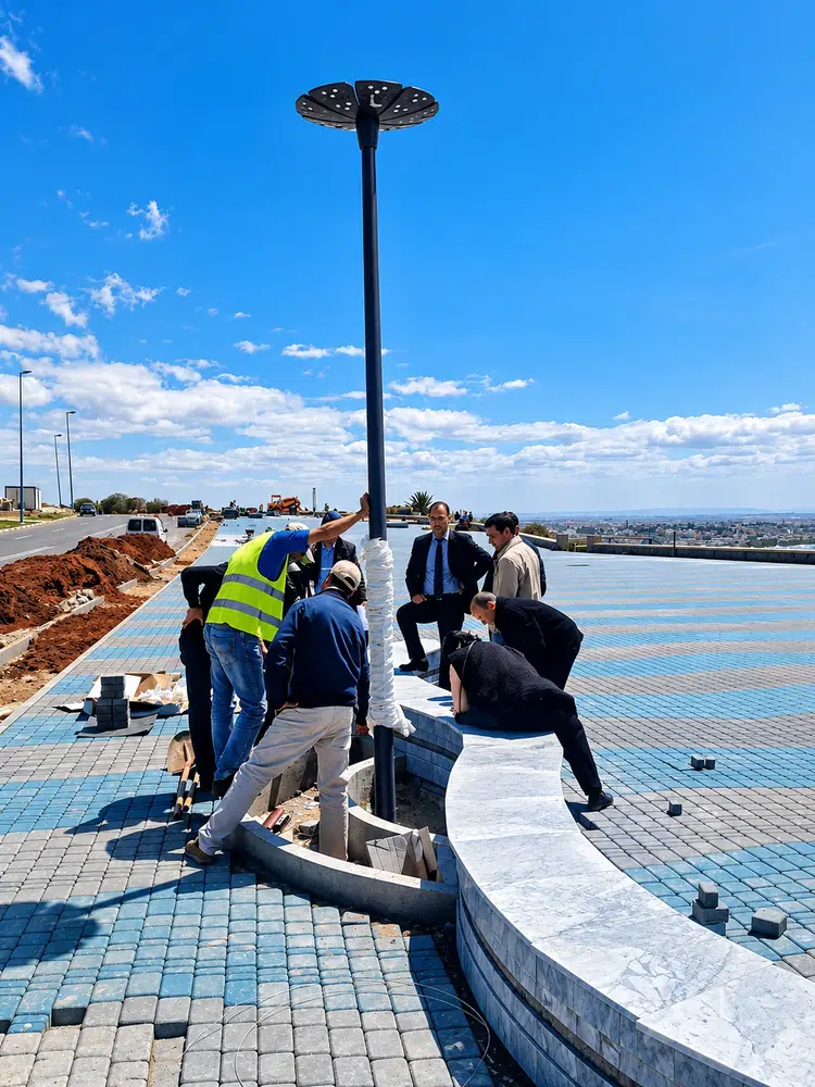 Corniche Sidi Bouzid — suivi de chantier et pose du mobilier